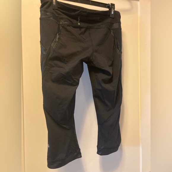 Lululemon cropped legging - Picture 2 of 8